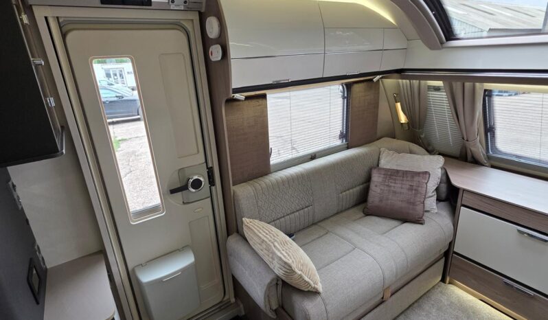 Swift Elegance Grande 845 full