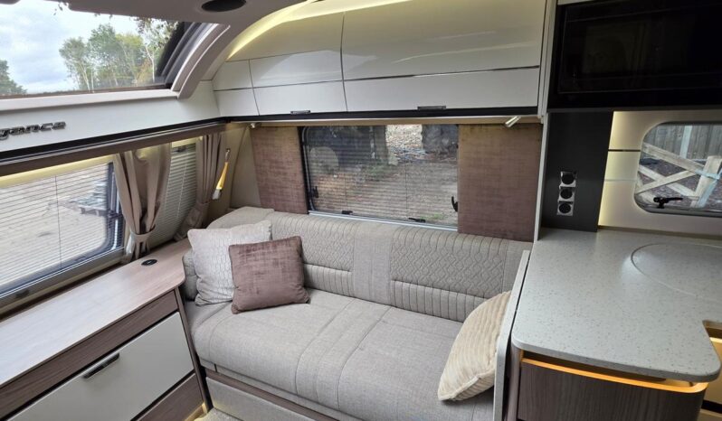Swift Elegance Grande 845 full